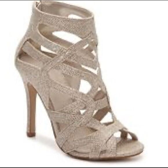 ✨HP✨Aldo Abavia Gold Glitter Sandals✨ - Picture 2 of 8